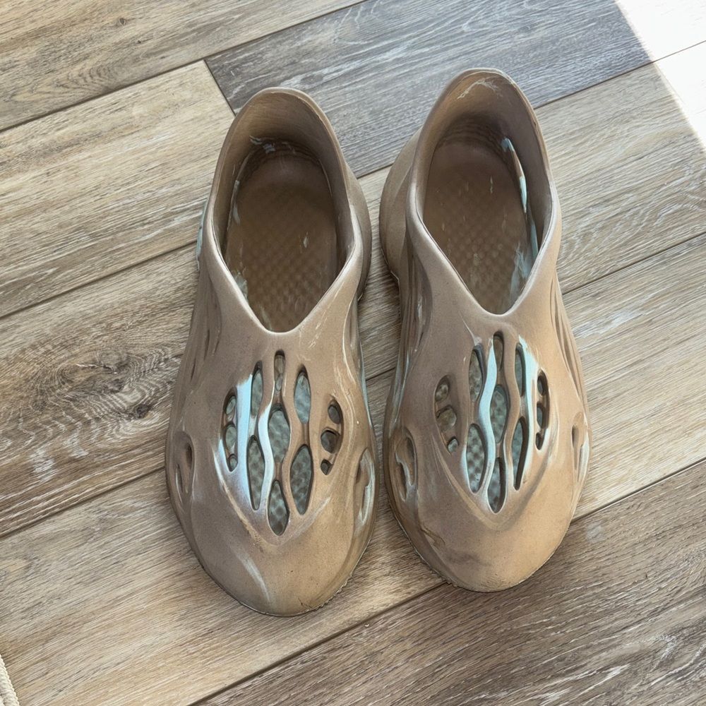 Men’s Slip-On Ventilated Foam Clog - Taupe